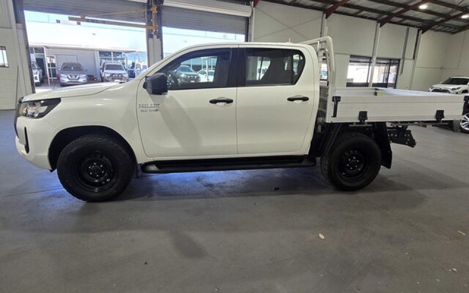 2022 Toyota Hilux SR