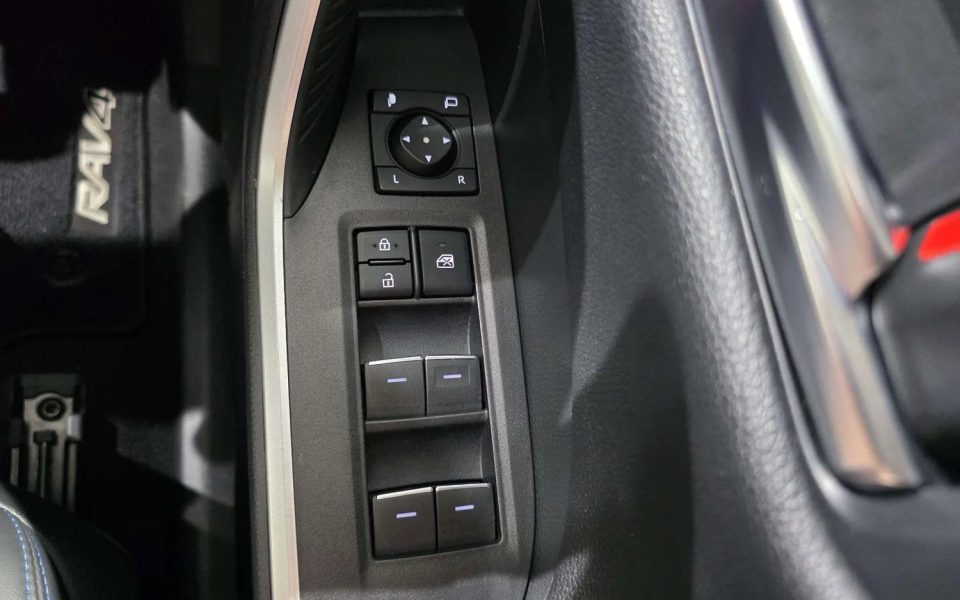 2024 Toyota RAV4 Hybrid XSE (2WD)