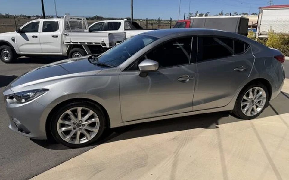 2015 Mazda 3 SP25