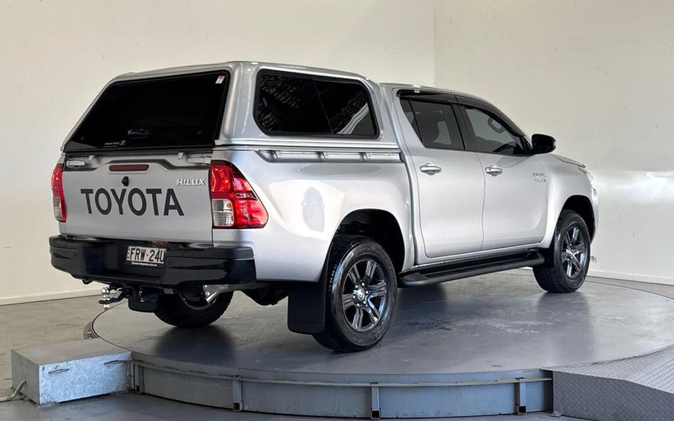 2025 Toyota Hilux SR
