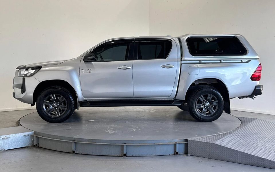2025 Toyota Hilux SR