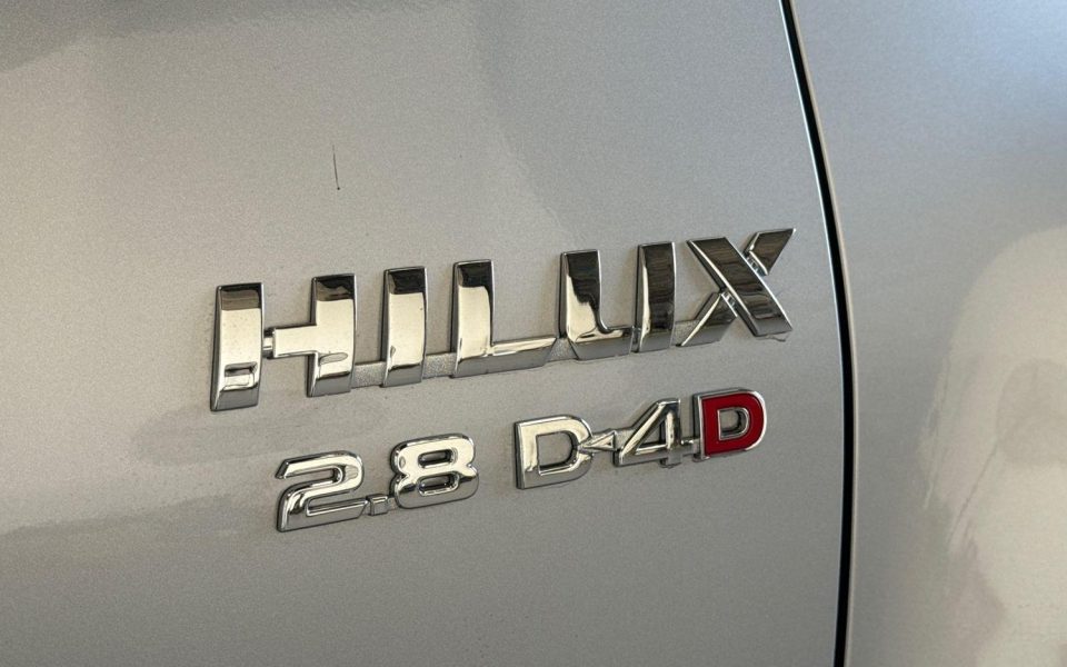 2025 Toyota Hilux SR