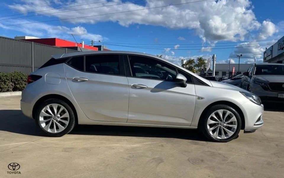2018 Holden Astra R