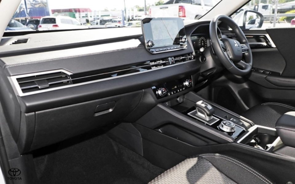 2025 Mitsubishi Outlander PHEV ES