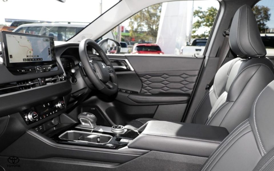 2026 Mitsubishi Outlander Exceed