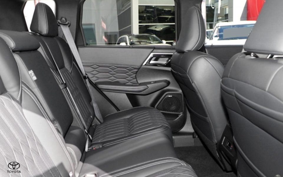 2026 Mitsubishi Outlander Exceed