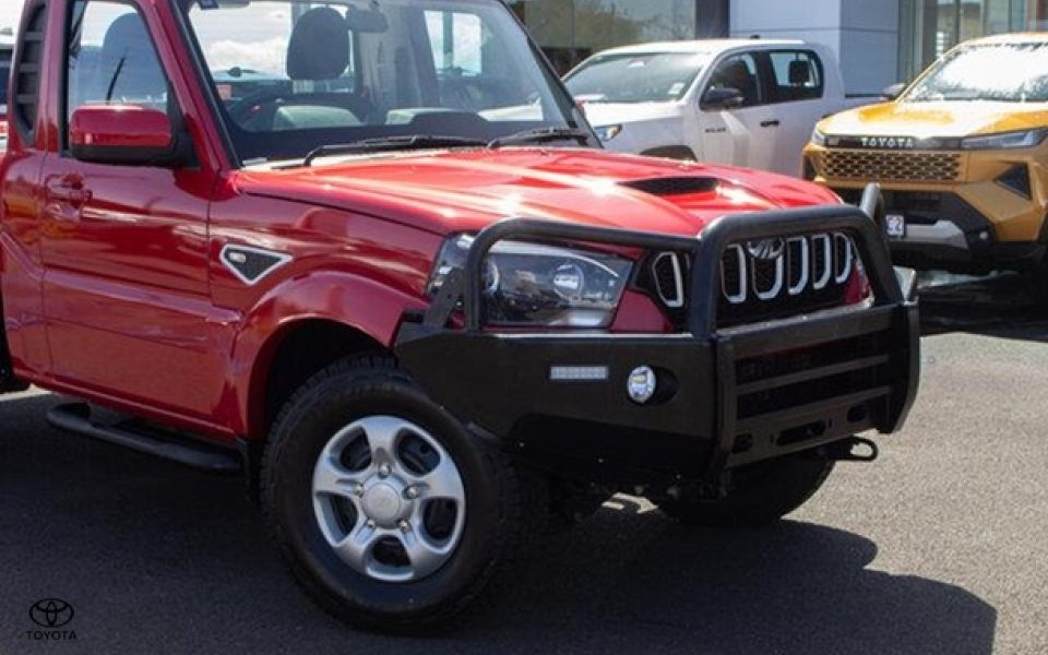 2021 Mahindra PIK-UP S6+