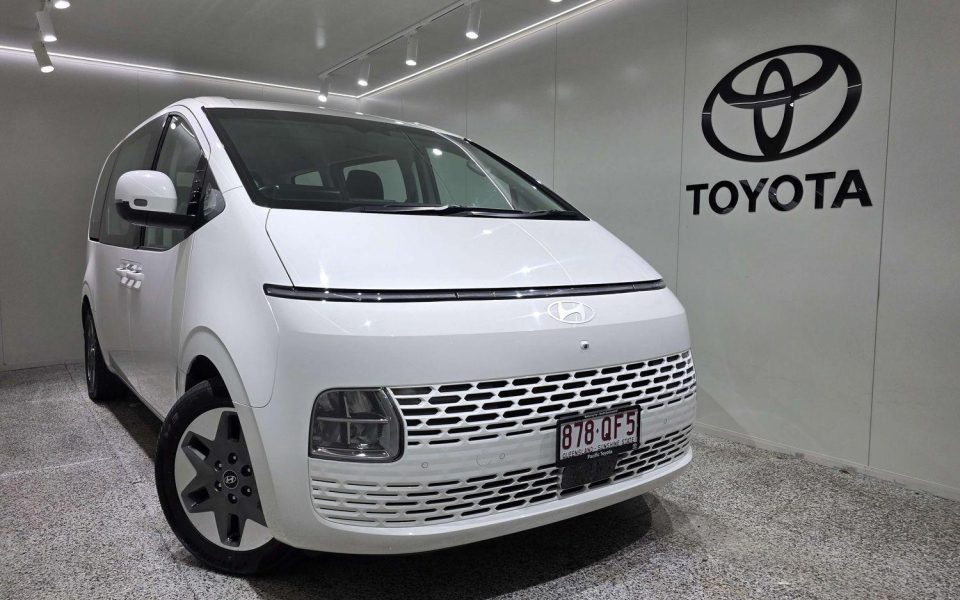 2024 Hyundai STARIA Base