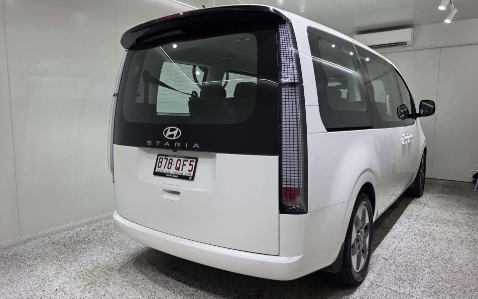 2024 Hyundai STARIA Base