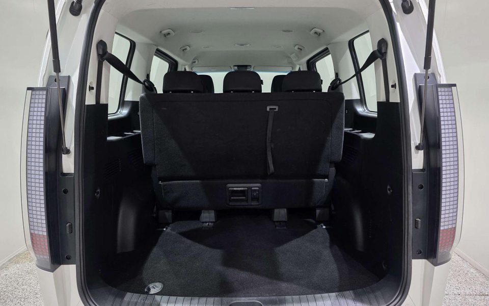 2024 Hyundai STARIA Base