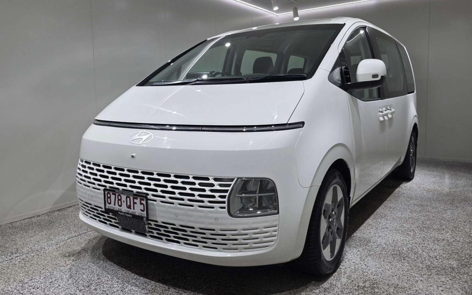 2024 Hyundai STARIA Base