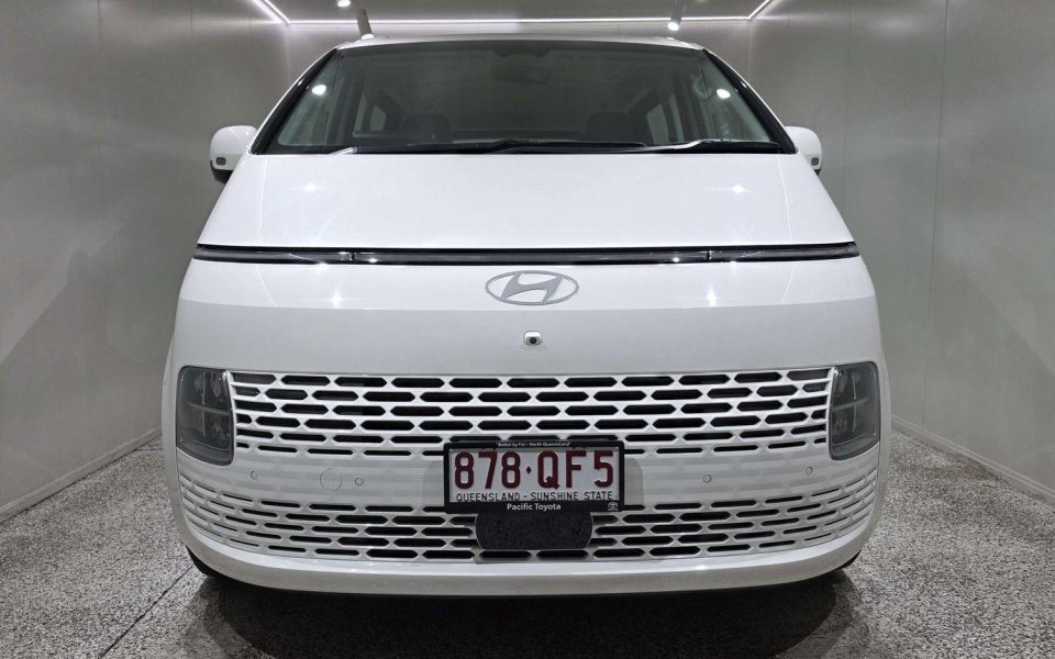 2024 Hyundai STARIA Base