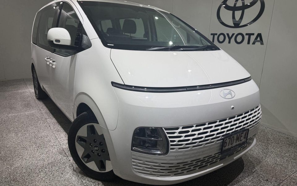 2024 Hyundai STARIA Base