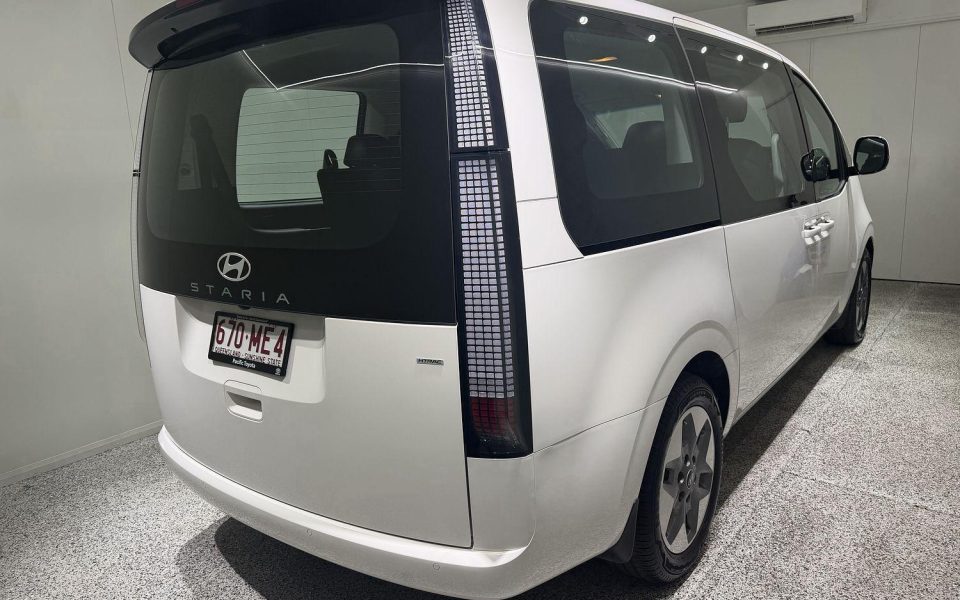 2024 Hyundai STARIA Base