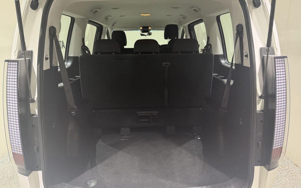 2024 Hyundai STARIA Base