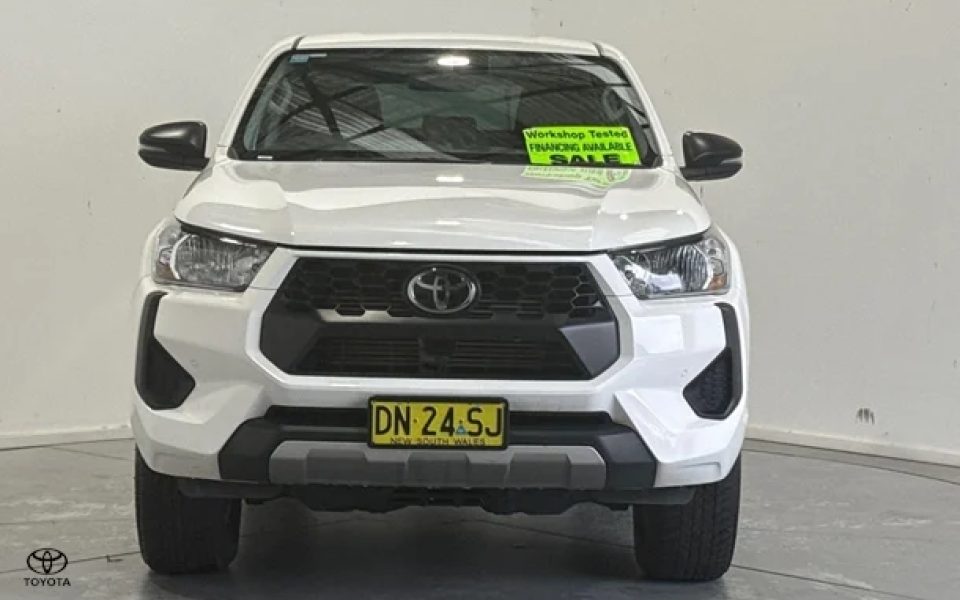 2025 Toyota Hilux SR 48V