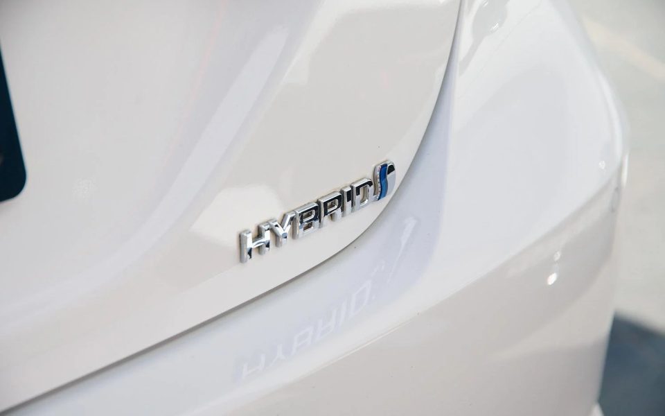 2020 Toyota CAMRY HYBRID Ascent Sport