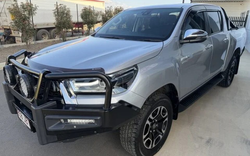 2023 Toyota Hilux SR5