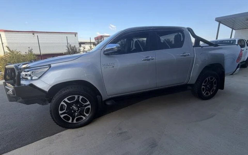 2023 Toyota Hilux SR5