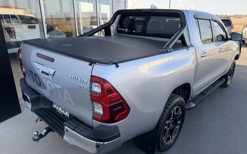 2023 Toyota Hilux SR5