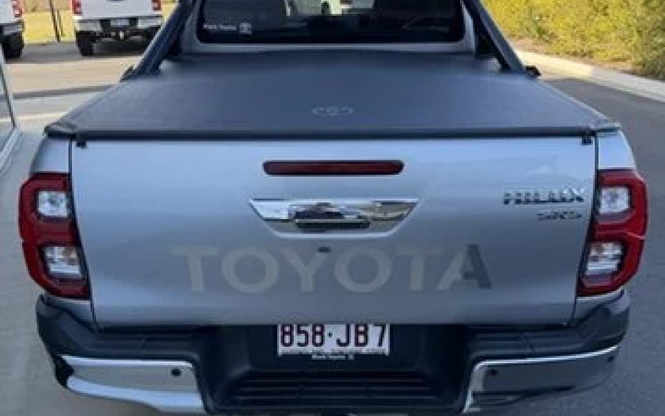2023 Toyota Hilux SR5