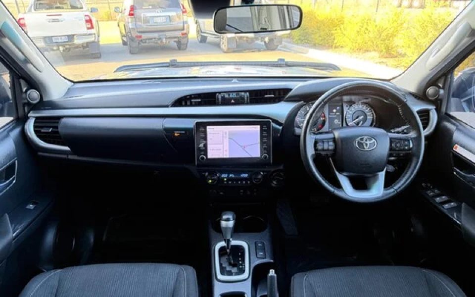 2023 Toyota Hilux SR5