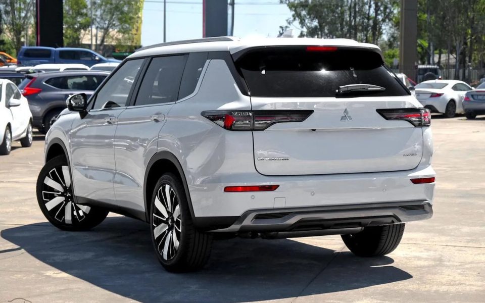 2025 Mitsubishi Outlander ZM MY25 Aspire 2WD White Diamond 8 Speed Constant Variable Wagon