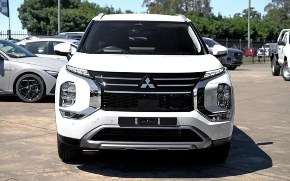 2025 Mitsubishi Outlander ZM MY25 Aspire 2WD White Diamond 8 Speed Constant Variable Wagon