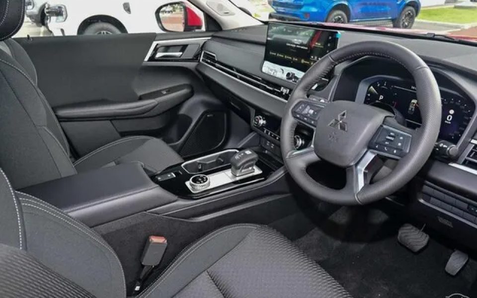 2025 Mitsubishi Outlander ZM MY25 LS 2WD Red Diamond 8 Speed Constant Variable Wagon