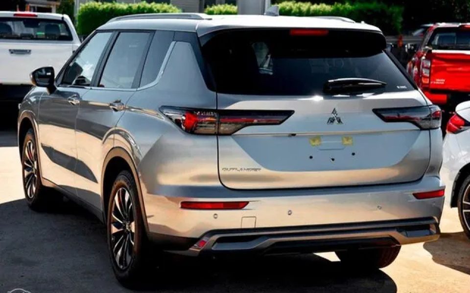 2025 Mitsubishi Outlander ZM MY25 LS AWD Sterling Silver 8 Speed Constant Variable Wagon