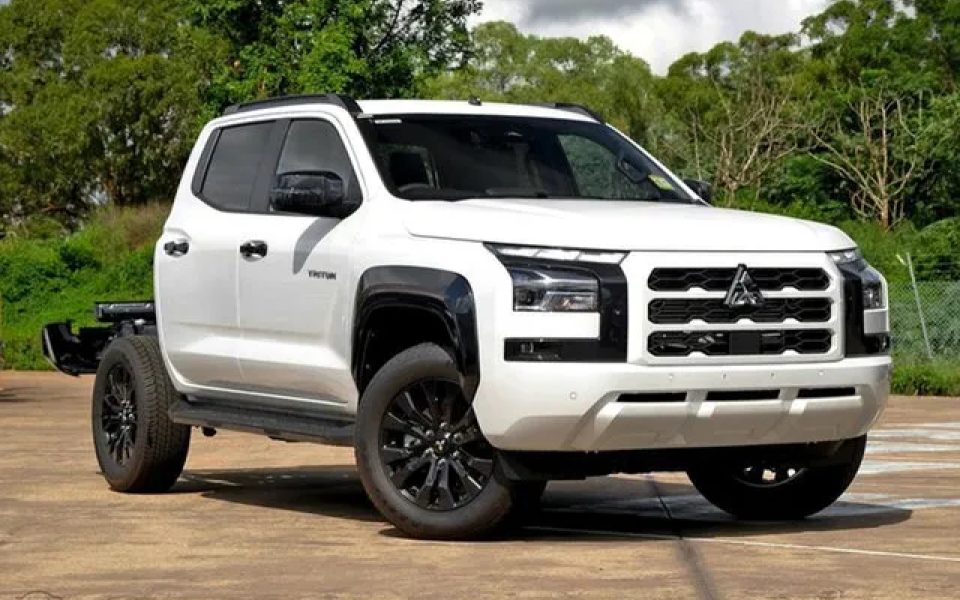 2025 Mitsubishi Triton MV MY25 GSR Double Cab 4x4 White Diamond 6 Speed Sports Automatic Cab Chassis