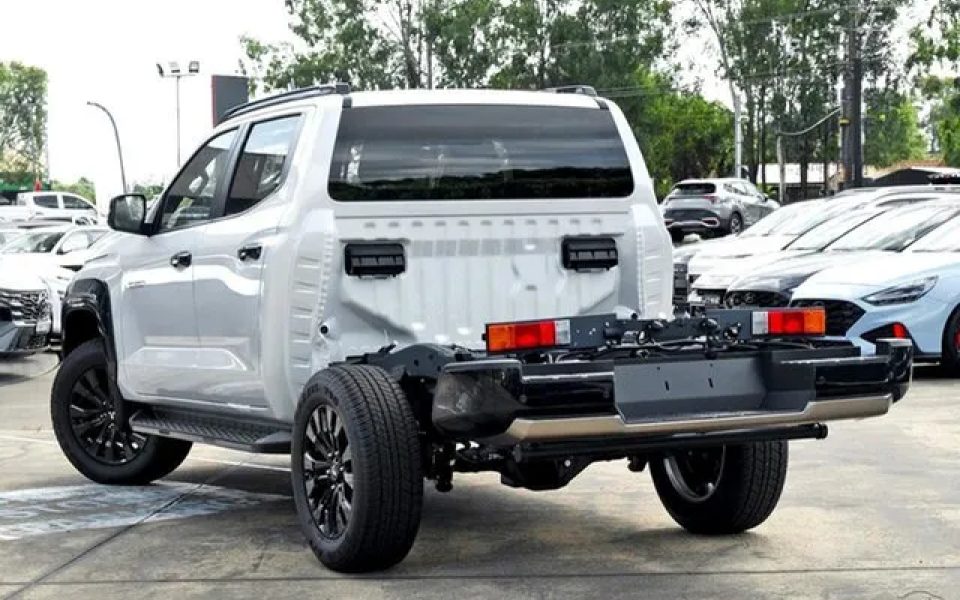 2025 Mitsubishi Triton MV MY25 GSR Double Cab 4x4 White Diamond 6 Speed Sports Automatic Cab Chassis