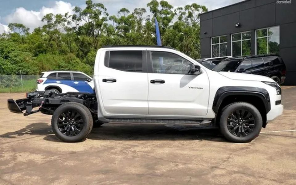 2025 Mitsubishi Triton MV MY25 GSR Double Cab 4x4 White Diamond 6 Speed Sports Automatic Cab Chassis