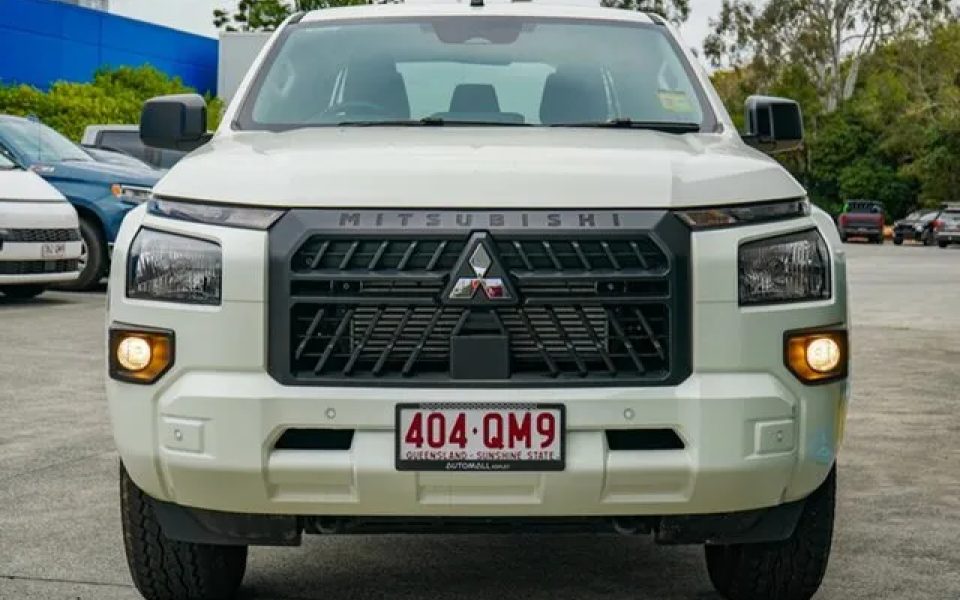 2025 Mitsubishi Triton MV MY25 GLX Double Cab 4x4 White 6 Speed Manual Cab Chassis