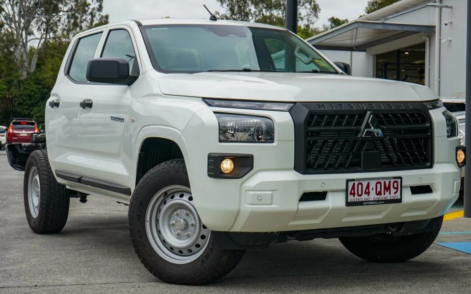 2025 Mitsubishi Triton MV MY25 GLX Double Cab 4x4 White 6 Speed Manual Cab Chassis