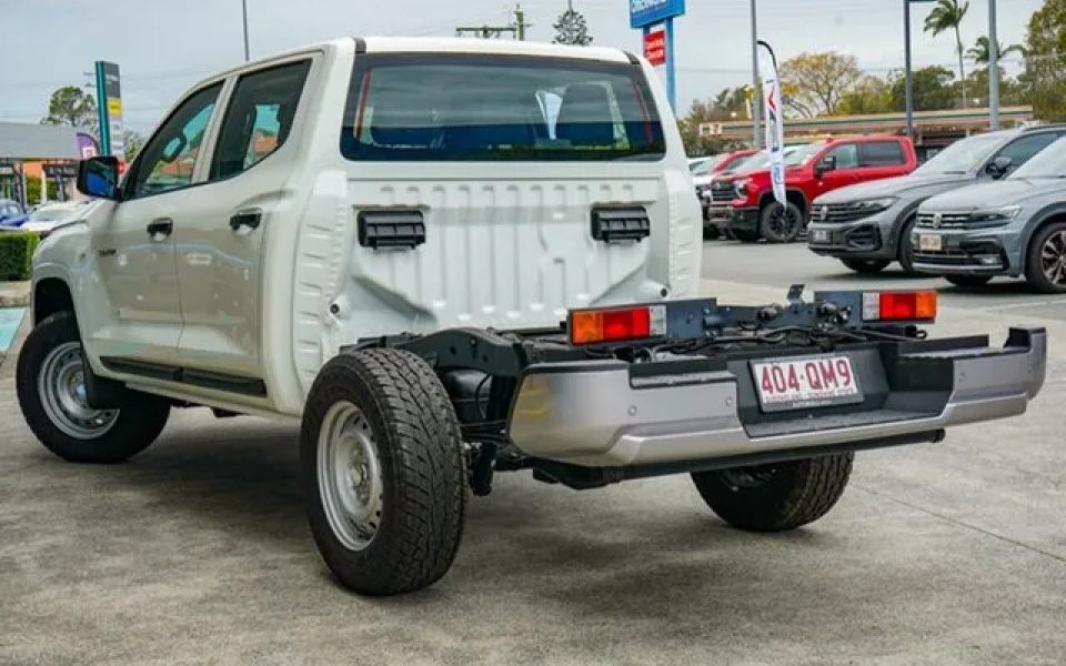 2025 Mitsubishi Triton MV MY25 GLX Double Cab 4x4 White 6 Speed Manual Cab Chassis