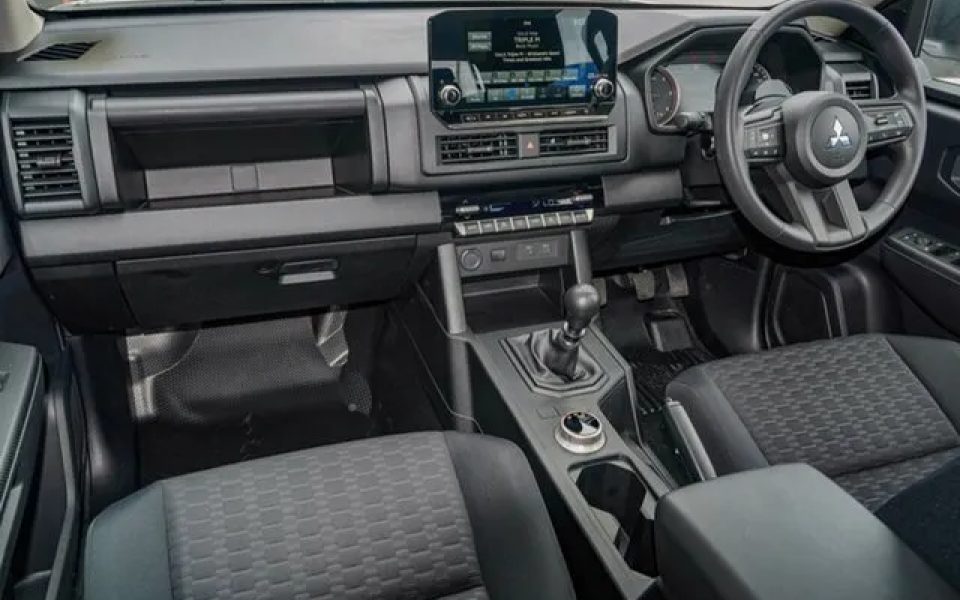2025 Mitsubishi Triton MV MY25 GLX Double Cab 4x4 White 6 Speed Manual Cab Chassis