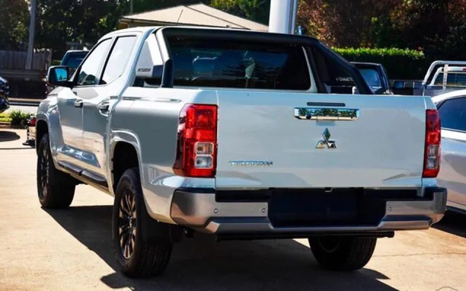 2025 Mitsubishi Triton MV MY25 GLX-R Pick-up Double Cab 4x4 White 6 Speed Sports Automatic Utility