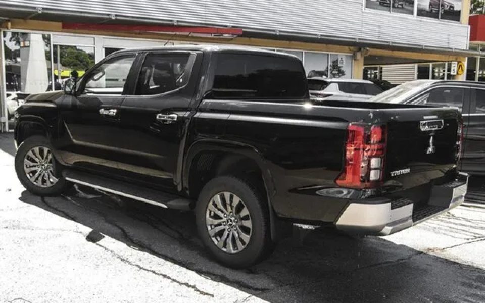 2025 Mitsubishi Triton MV MY25 GLS Pick-up Double Cab 4x4 Black Mica 6 Speed Sports Automatic
