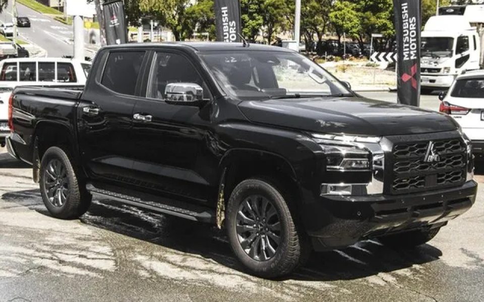 2025 Mitsubishi Triton MV MY25 GLS Pick-up Double Cab 4x4 Black Mica 6 Speed Sports Automatic