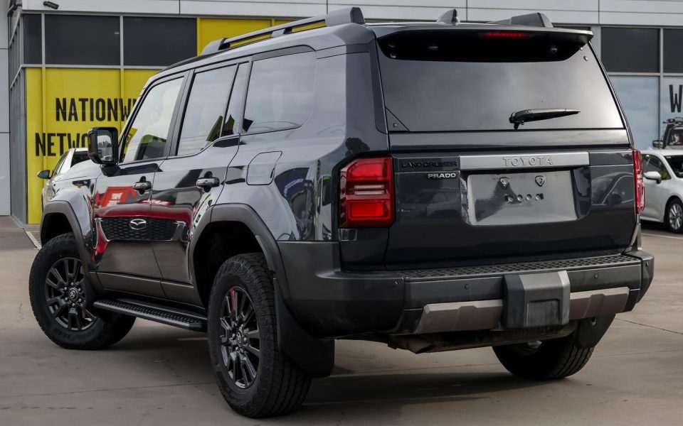 2025 Toyota Prado GXL
