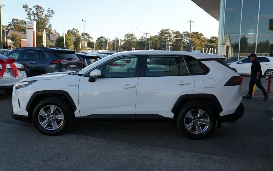 2024 Toyota RAV4 Hybrid GX-2WD