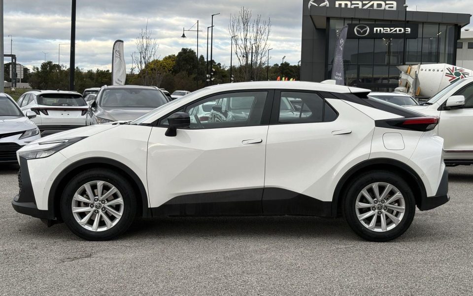 2024 Toyota C-HR GXL-2WD