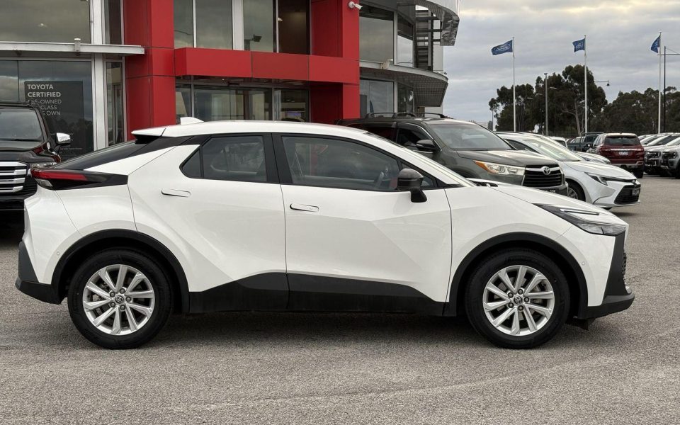 2024 Toyota C-HR GXL-2WD