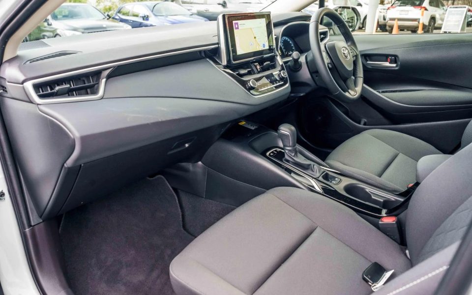 2025 Toyota Corolla Sedan Hybrid SX