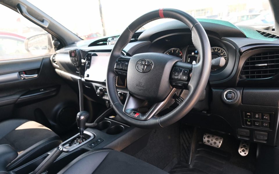 2025 Toyota Hilux GR-S