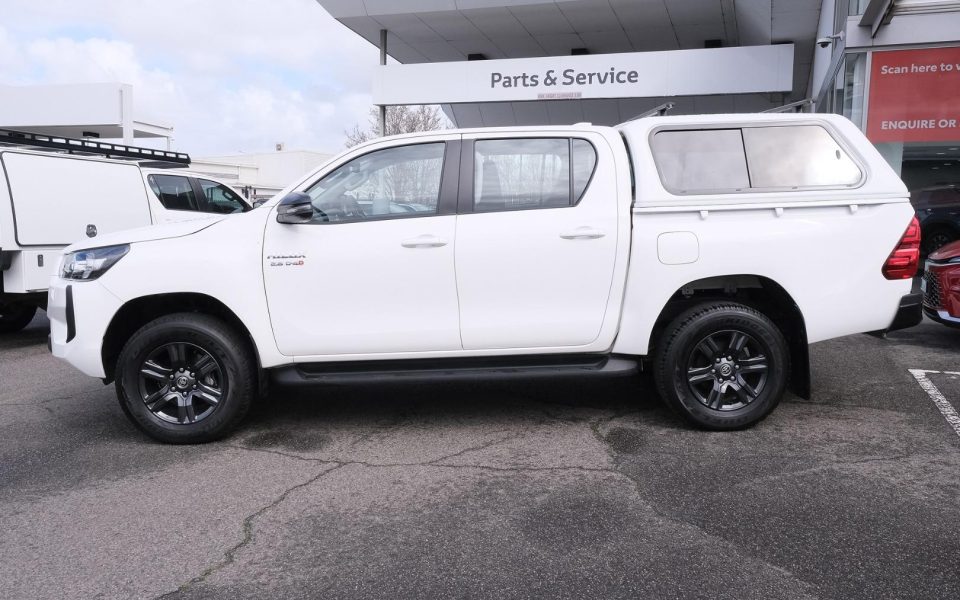 2024 Toyota Hilux SR