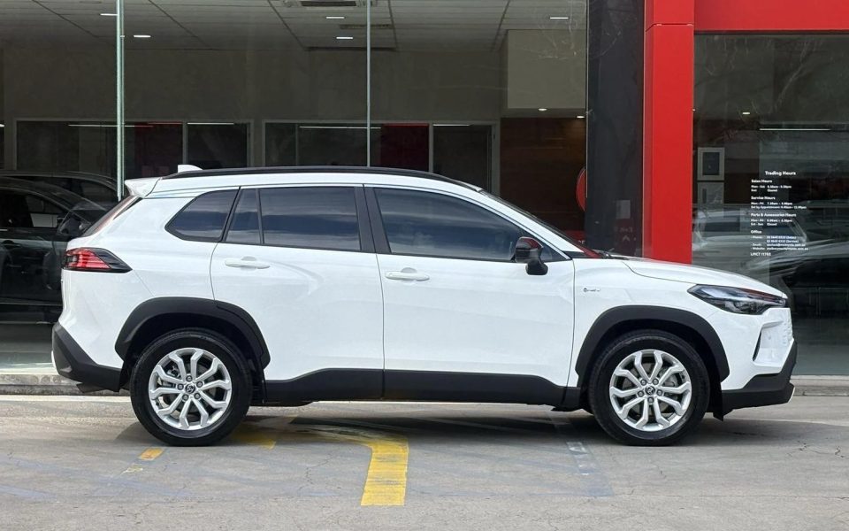 2025 Toyota Corolla Cross Hybrid GXL