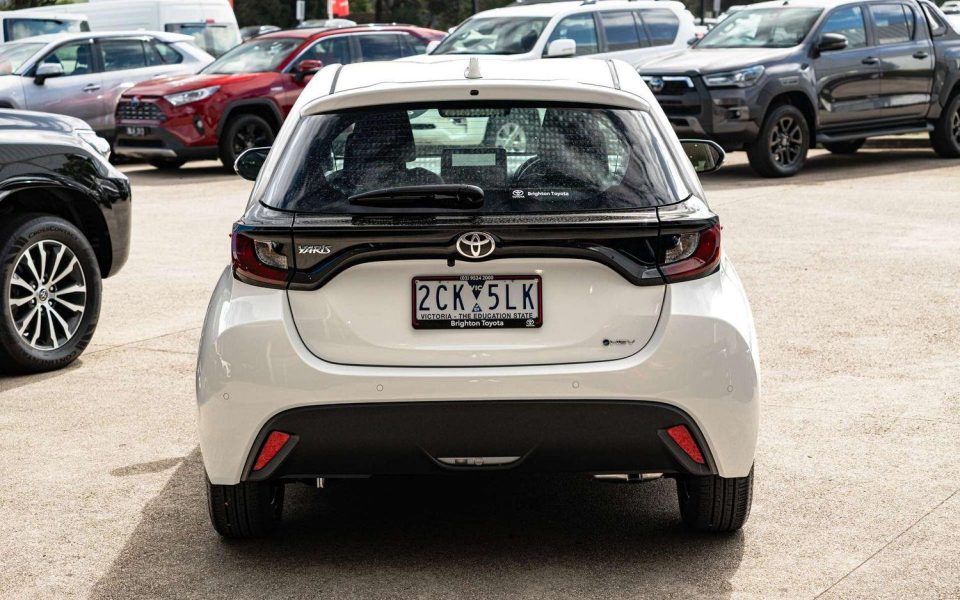 2025 Toyota Yaris Hybrid Ascent Sport