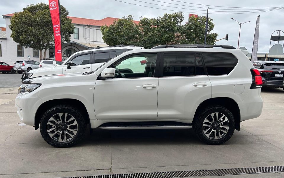 2023 Toyota Landcruiser Prado VX